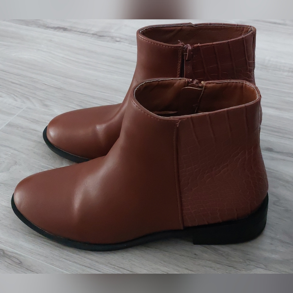 Forever 21 Tan Ankle Booties